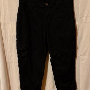 81-Time and Tru Ladies capris 
Black